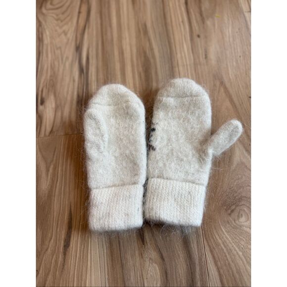 Womens Angora Birds Berries Winter Mittens | Knitted Mittens 100% Natural Angora - Picture 2 of 4